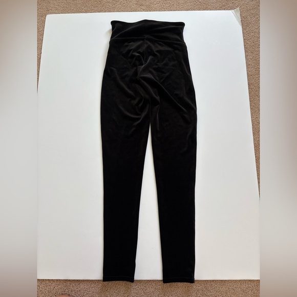 Spanx Black Velvet Leggings Size Medium - Picture 3 of 10